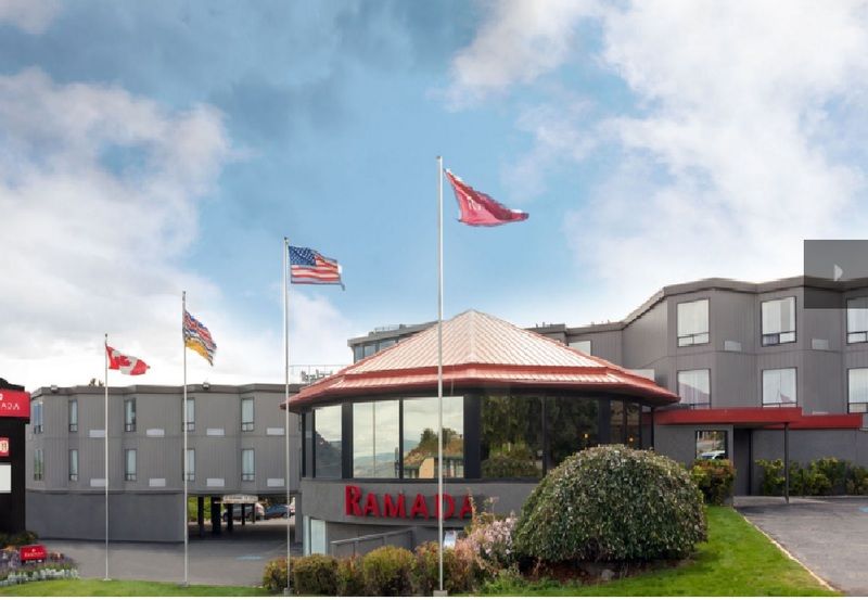 Ramada By Wyndham Kamloops Hotell Exteriör bild