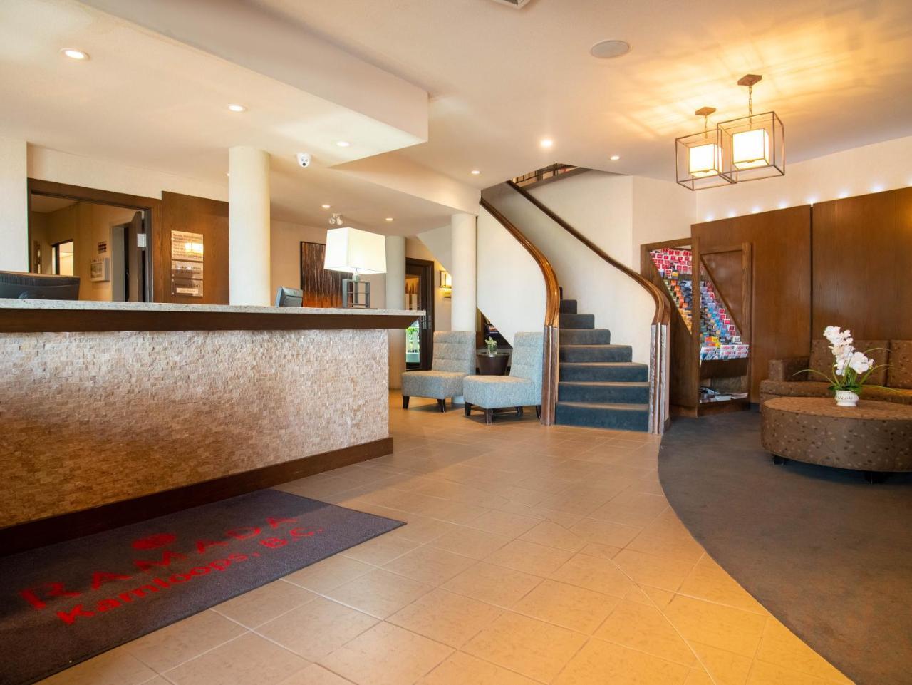 Ramada By Wyndham Kamloops Hotell Exteriör bild